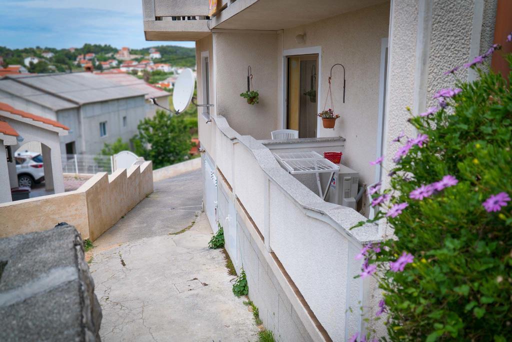 Apartment Anica Palit Exterior photo